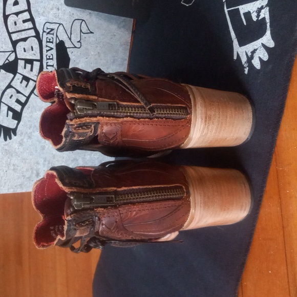 NIB Freebird size 8 sandal boots - Picture 4 of 15